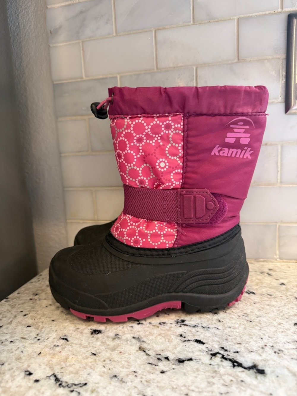 Kamik Girls' Magenta and Black Patterned Winter Boots